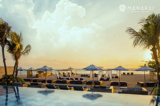 Beachfront Daybed di Manarai Beach House
