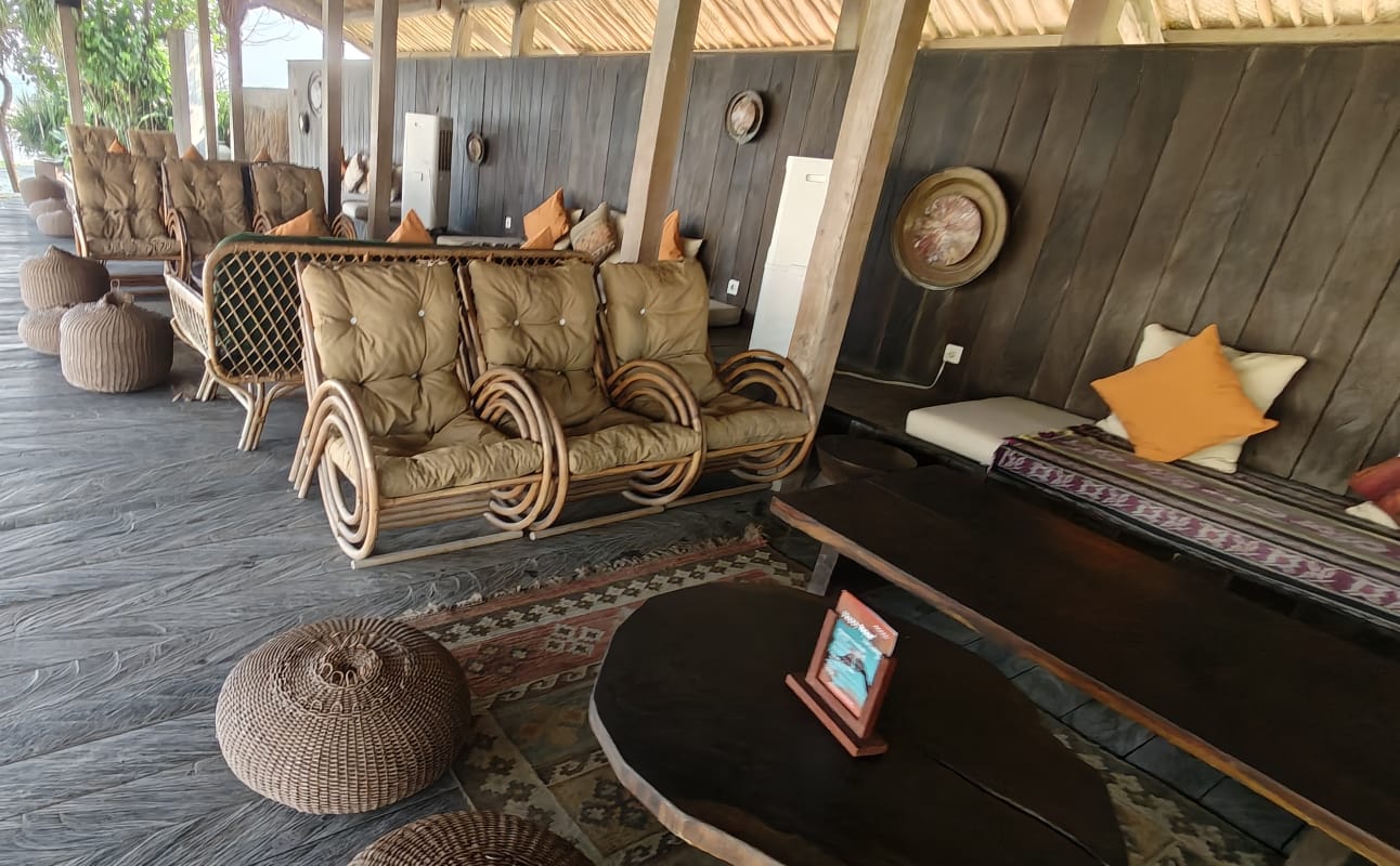VIP Bungalow sofa lounge
