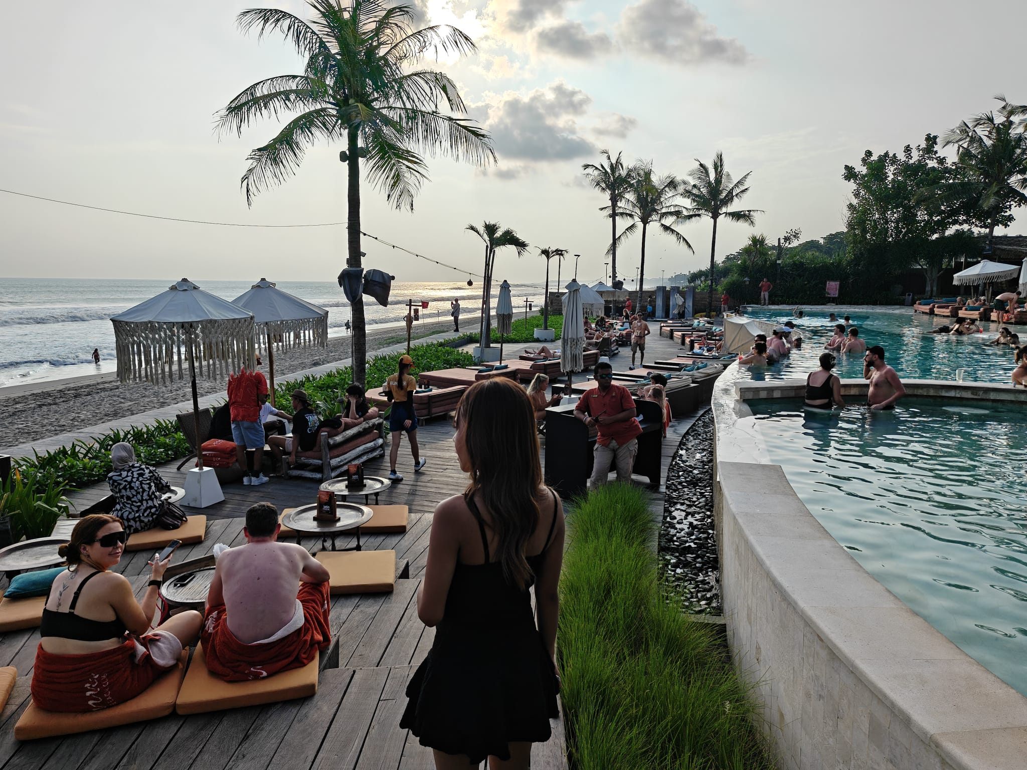 Mari Beach Club — Suasana tempat