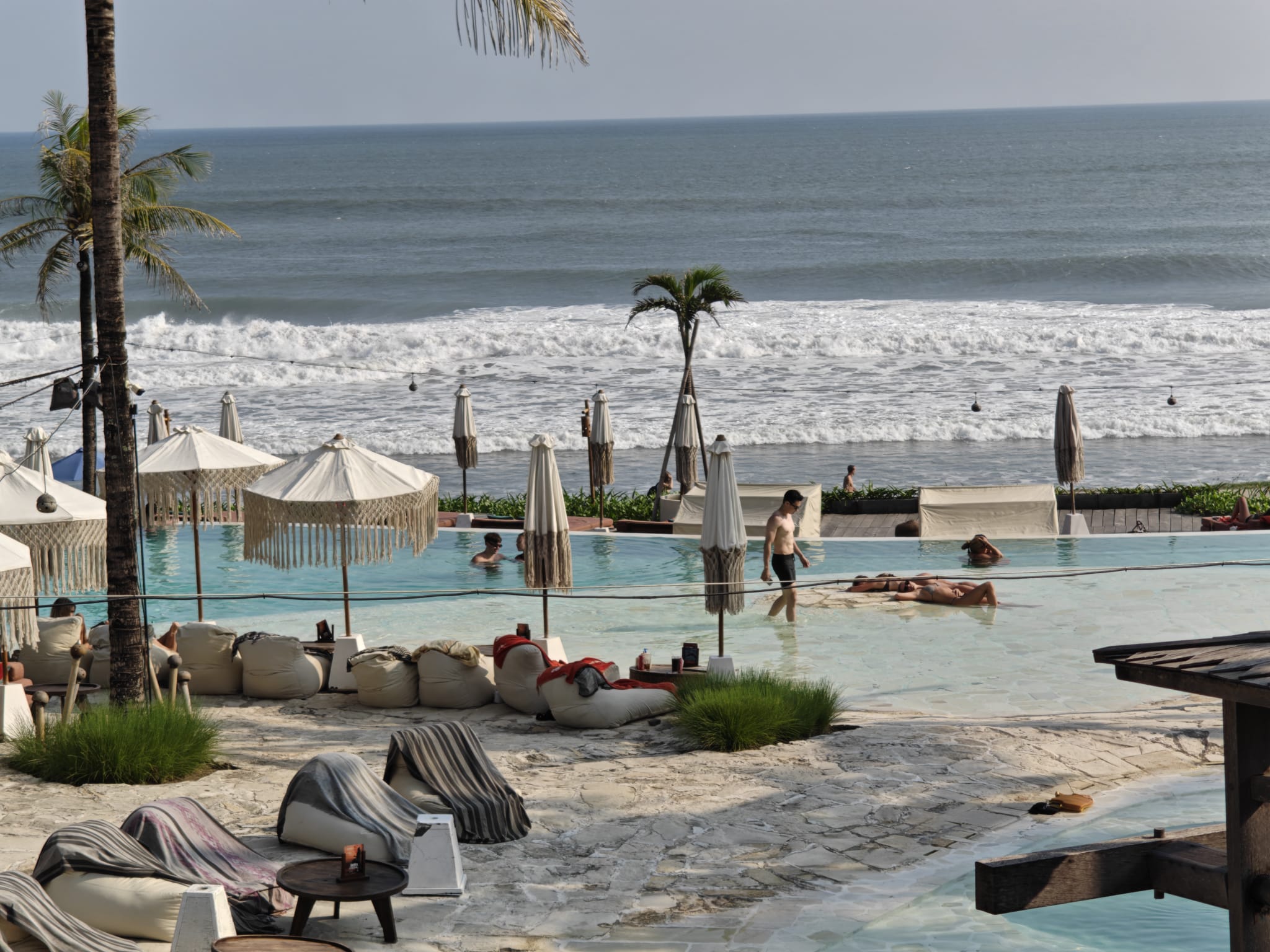 Mari Beach Club pool day