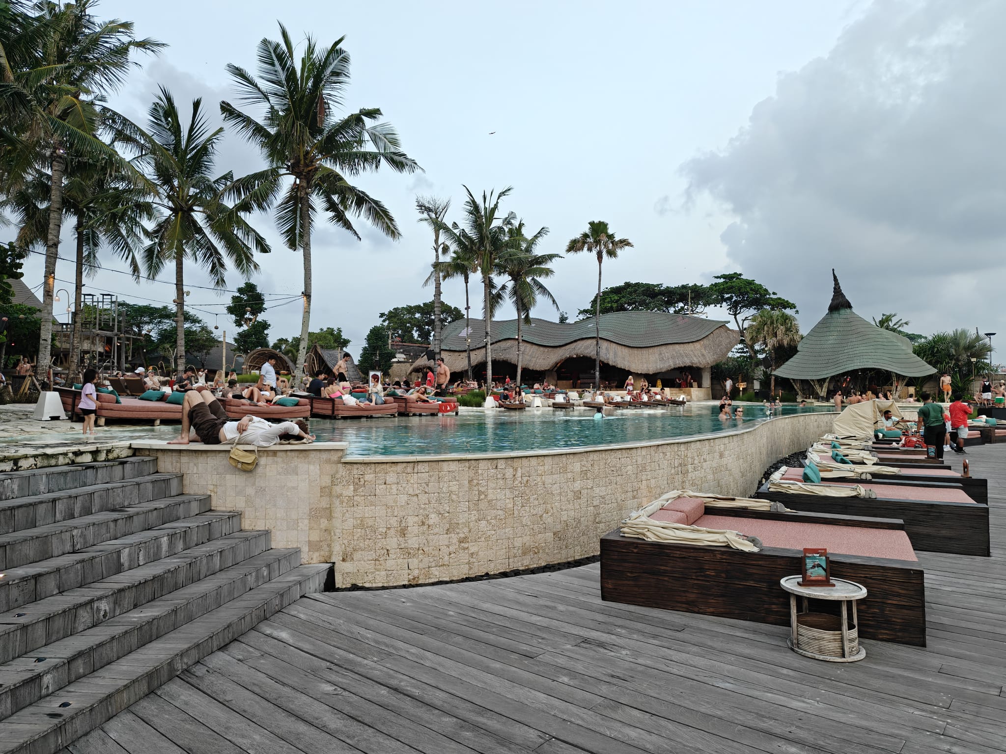 Mari Beach Club pool day