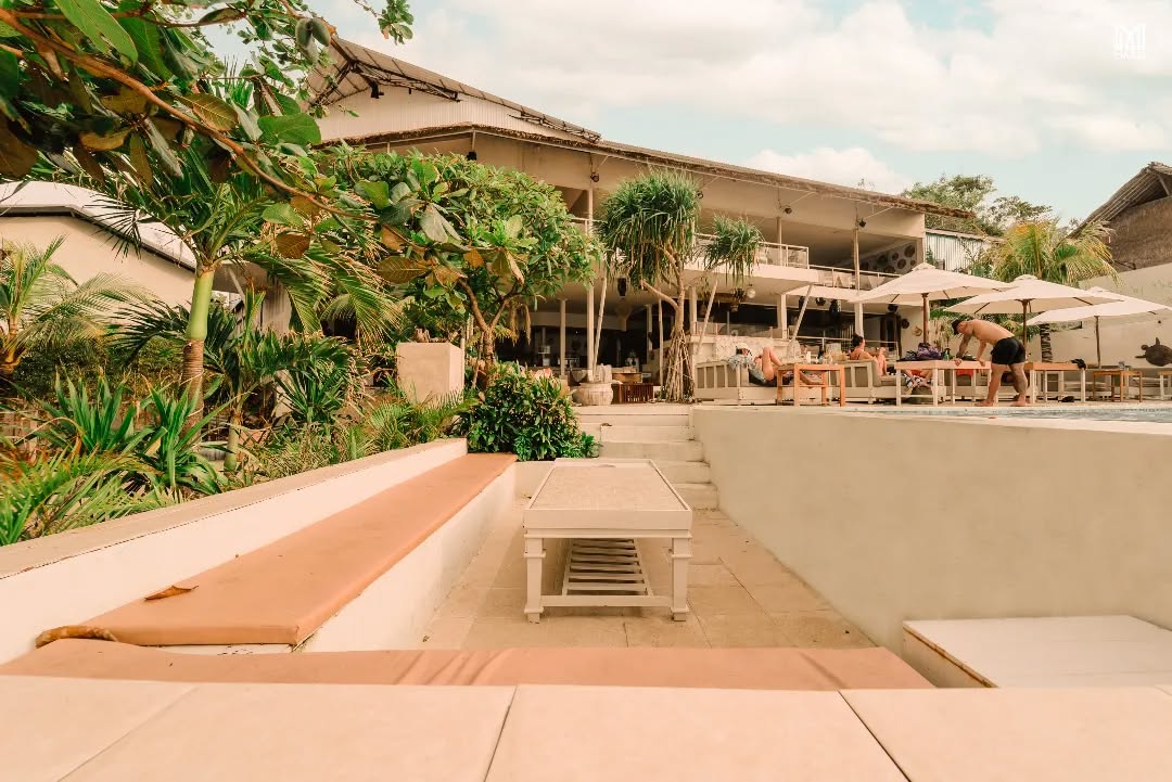 Poolside Lifestyle