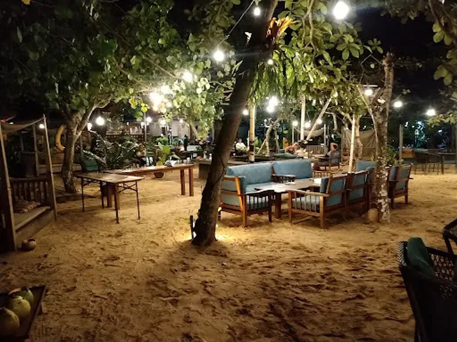 Lounge pasir sore di Memories Sanur Club