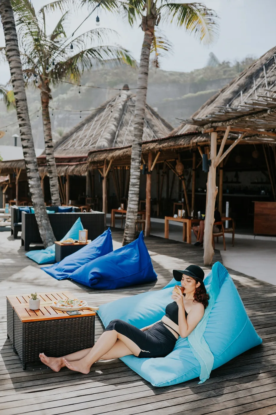 Minoo Beach Club — Venue atmosphere
