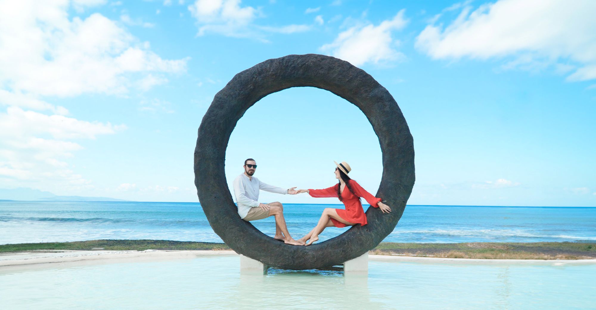 Patung cincin tepi laut