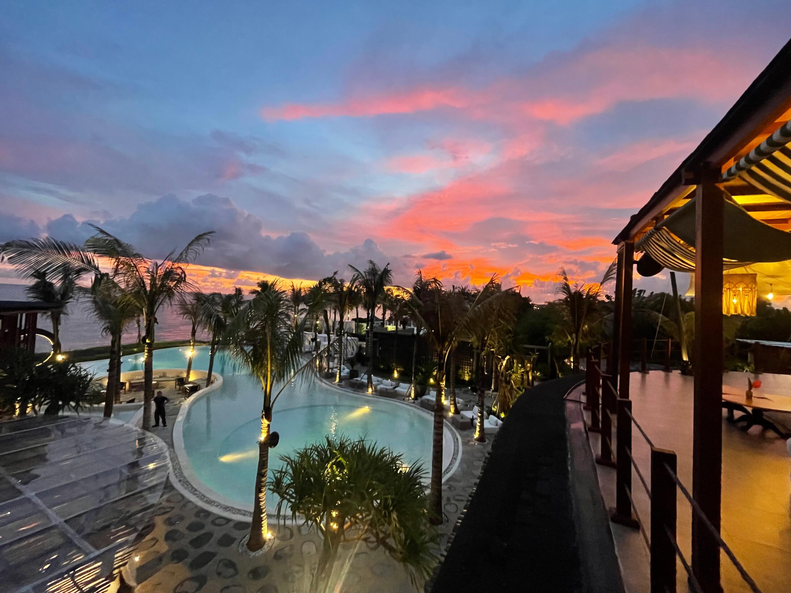 Sunset Lounge