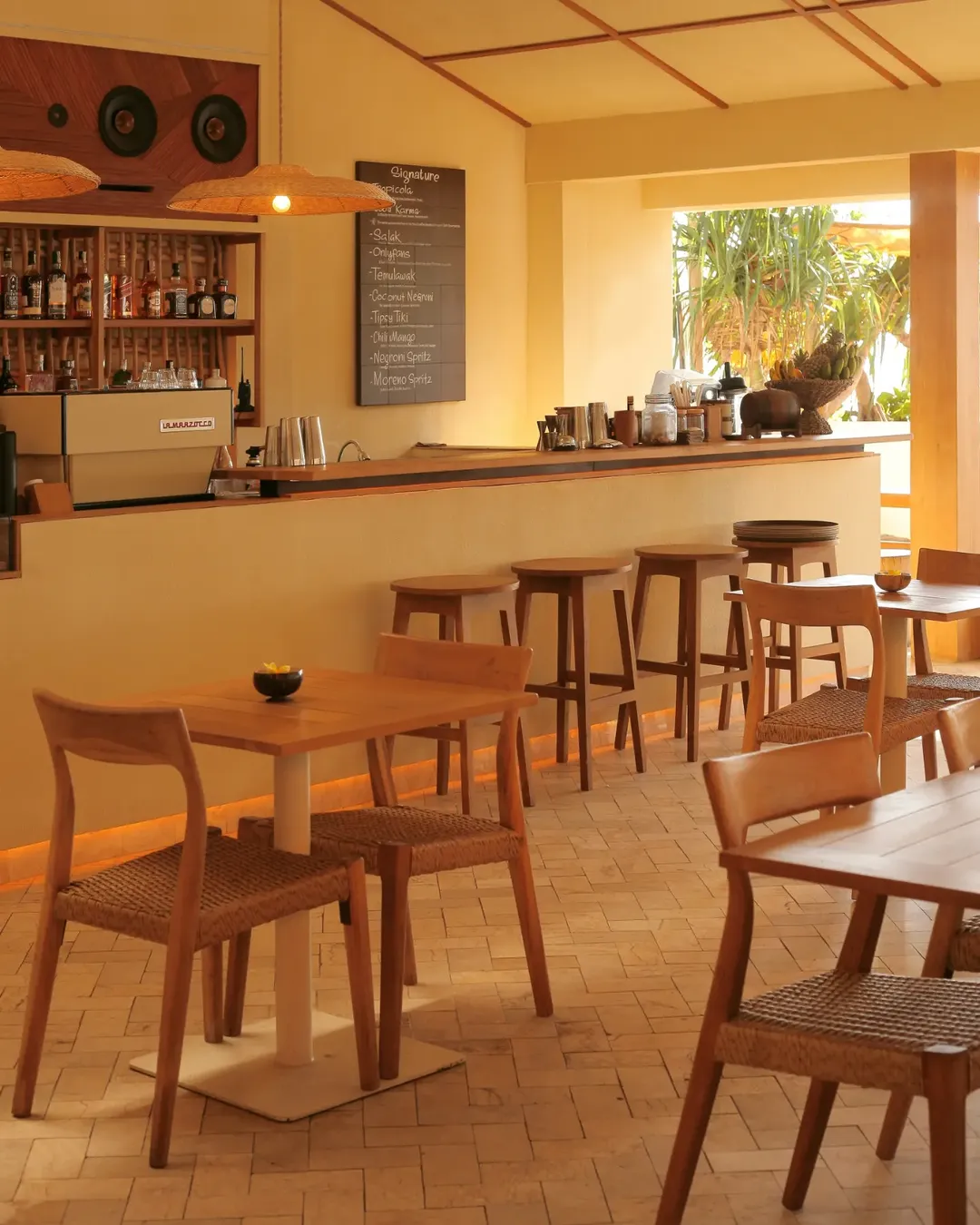 Konter Bar