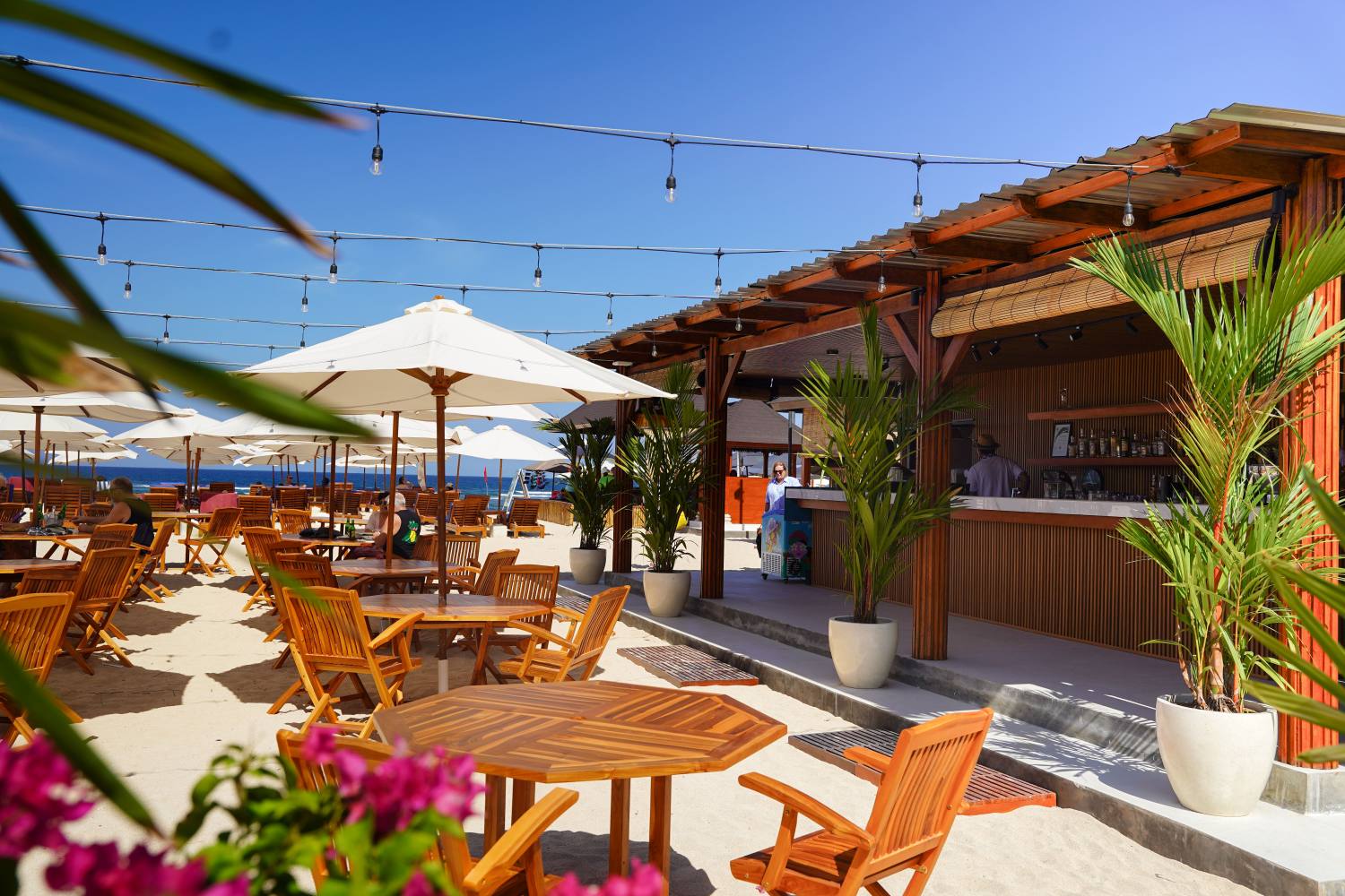 Beach Dining Tables