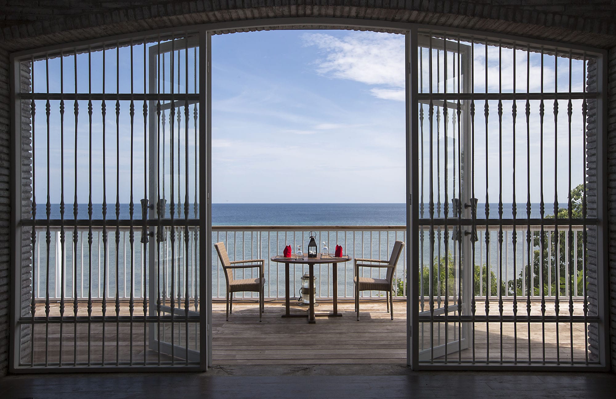 Sea-Facing Dining Tables