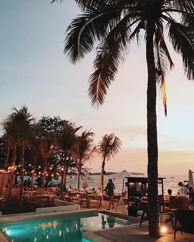 Ohana's Beach Club — Evening sky and seafront pool