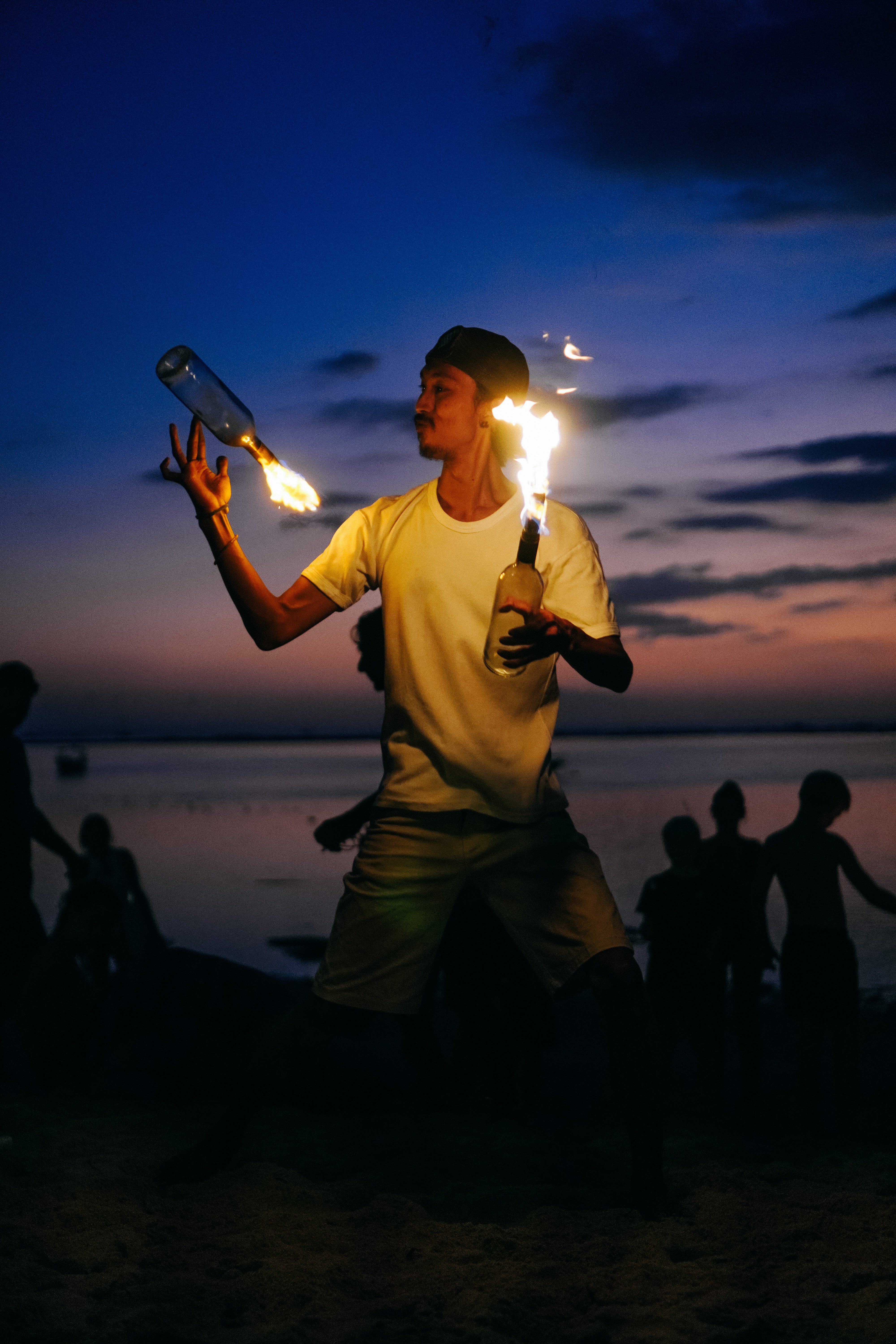 Ohana's Beach Club — Seafront atmosphere by night