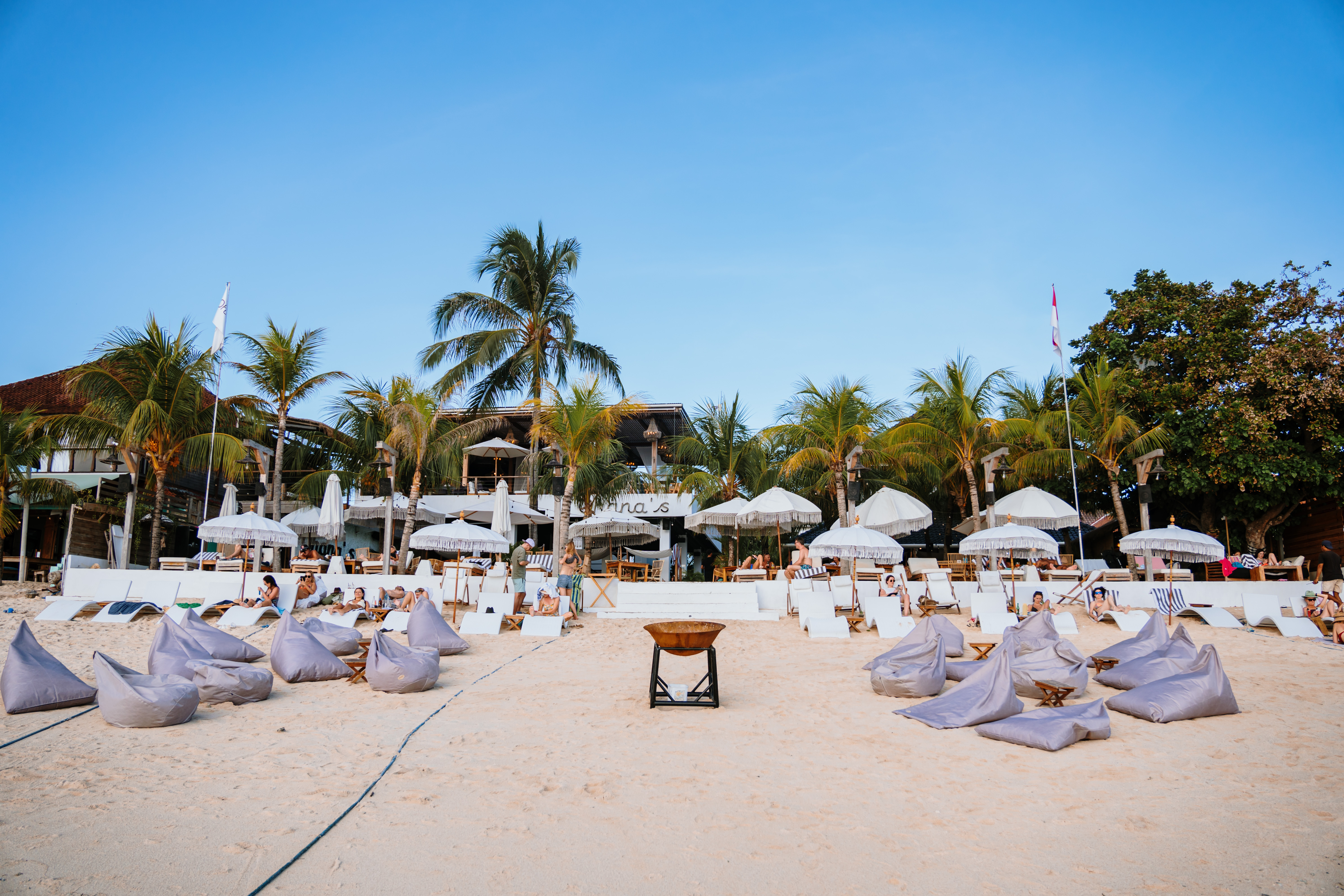 Ohana's Beach Club — Venue seen from the beach