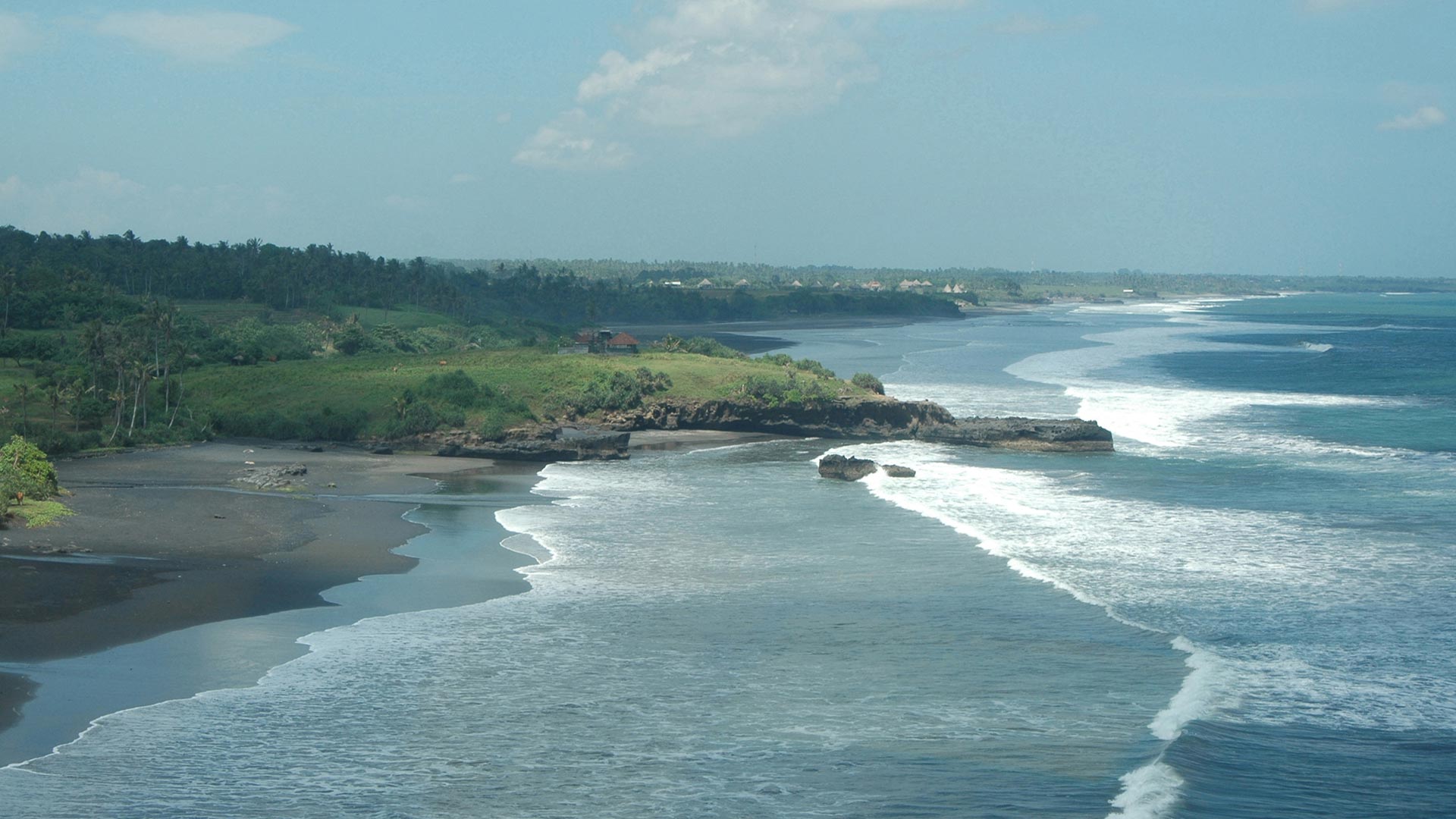 Tepi pantai dan desa sekitar Soori Bali