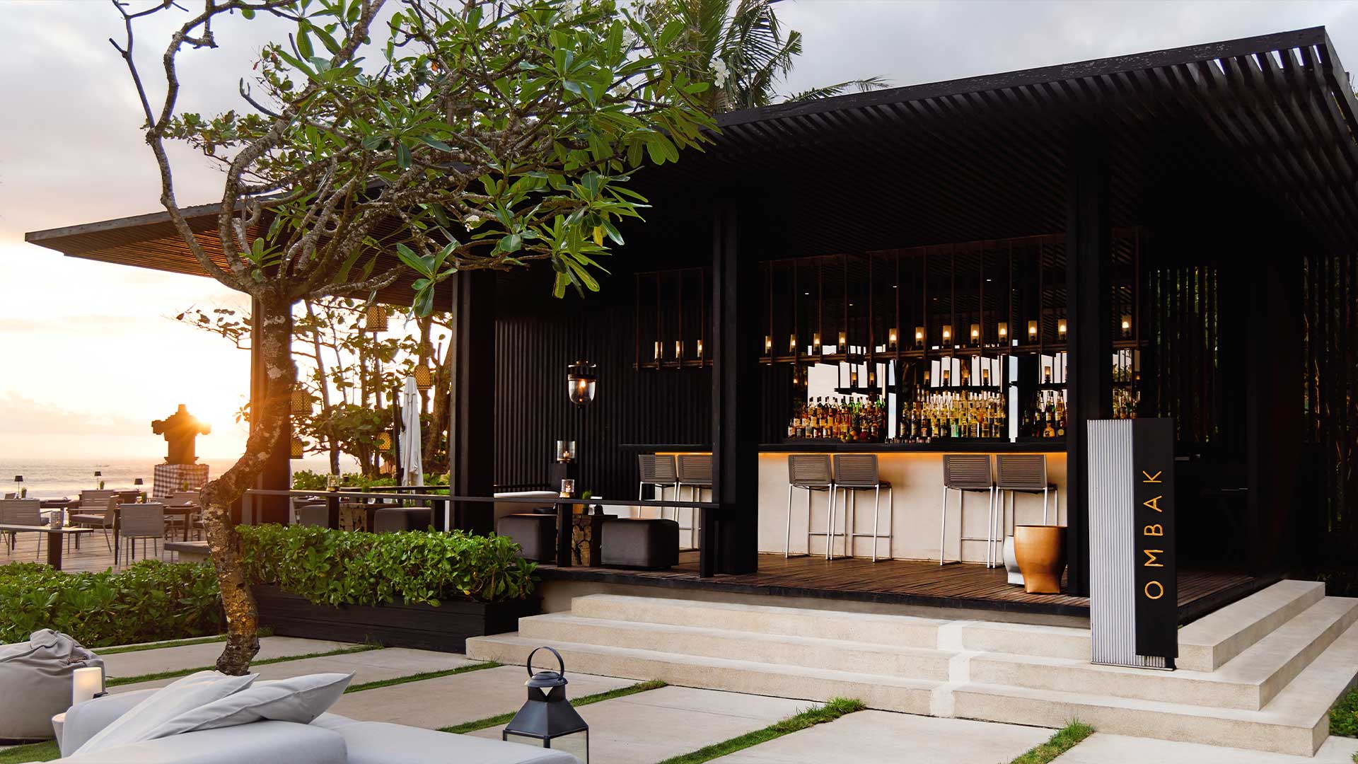 Meja Ombak Bar and Lounge