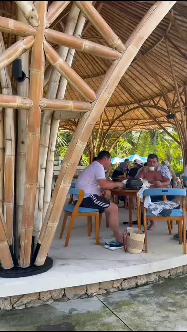 Restoran Bambu Terbuka