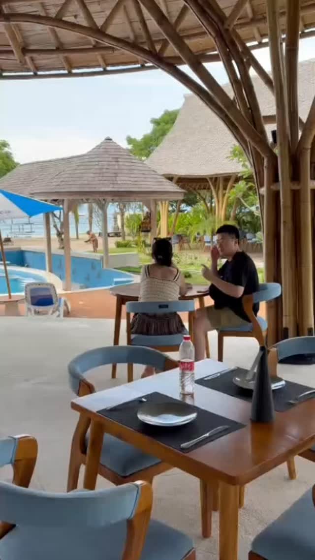 Kolam dalam Bingkai Bambu