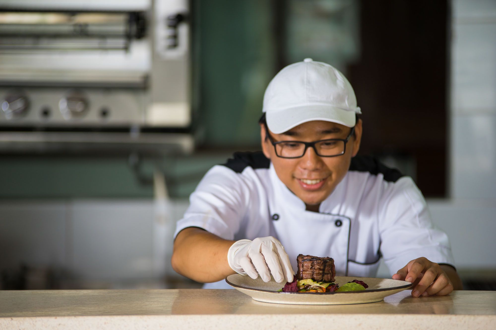 シェフが仕上げる料理