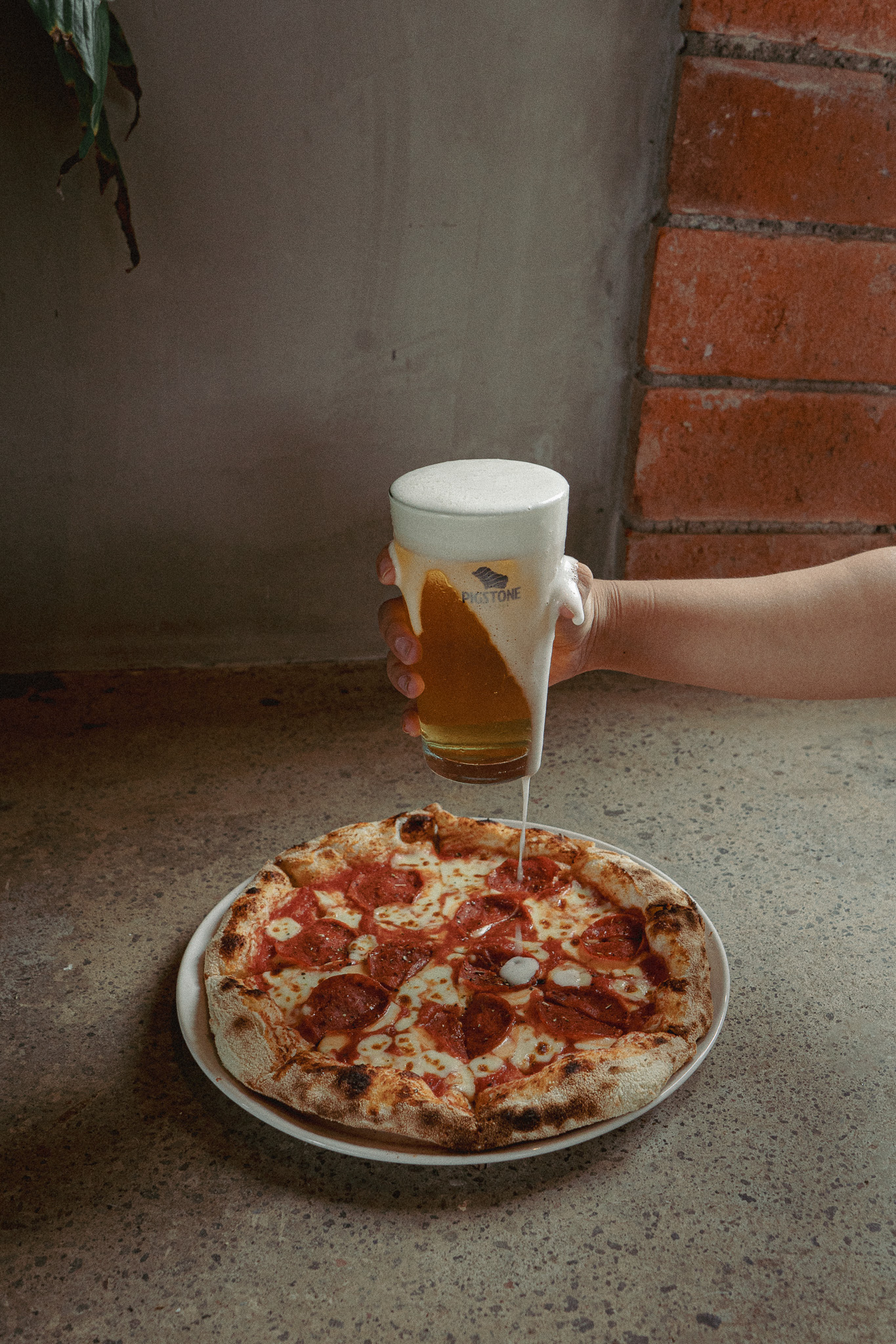 ピザとクラフトビール