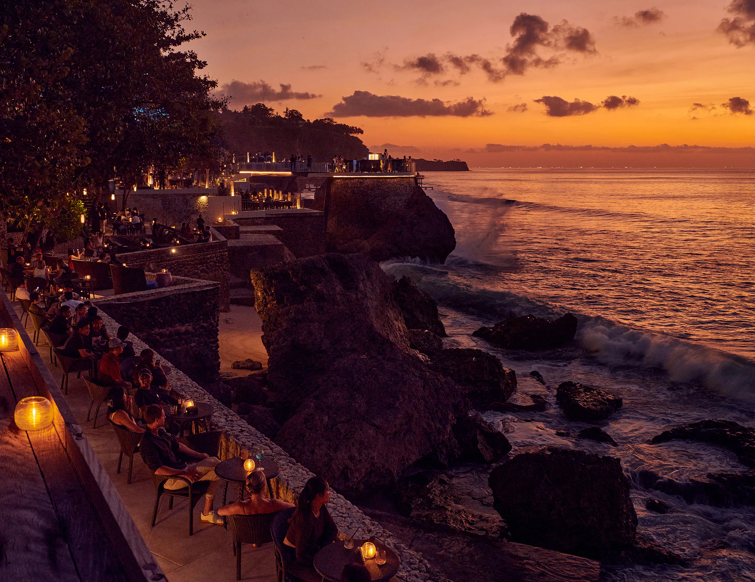 Rock Bar Bali — Bar di sepanjang pantai