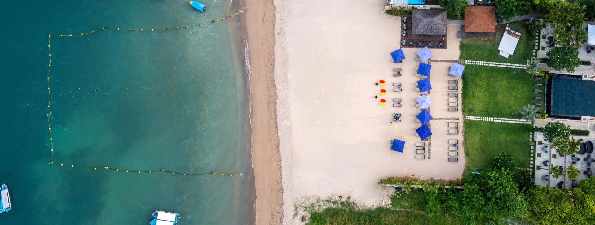 Sakala Beach Club — Beach club and sea swimming area