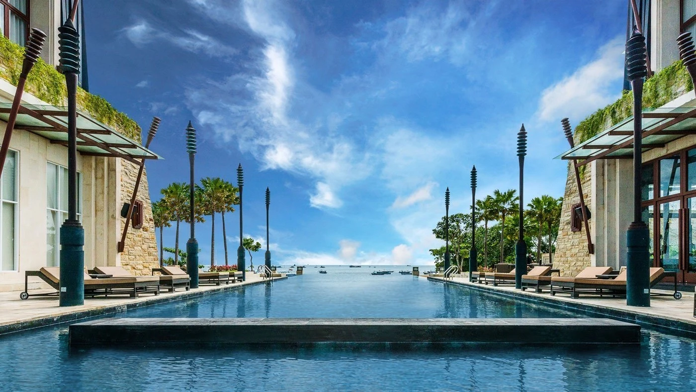 Sakala Beach Club — Infinity pool and open sky