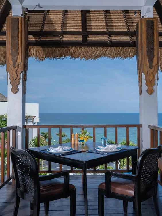 Meja Crystal Blue Ocean Grill