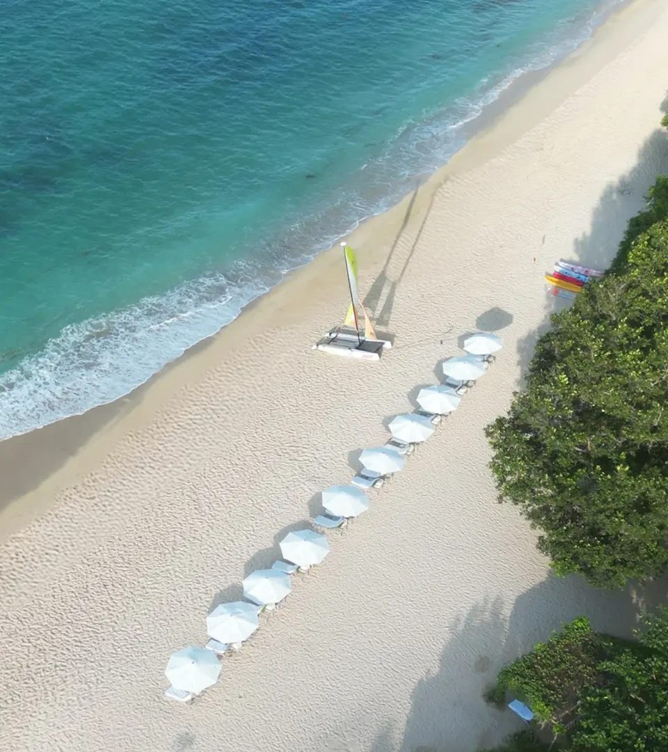 Samabe Bali — Pantai pasir putih