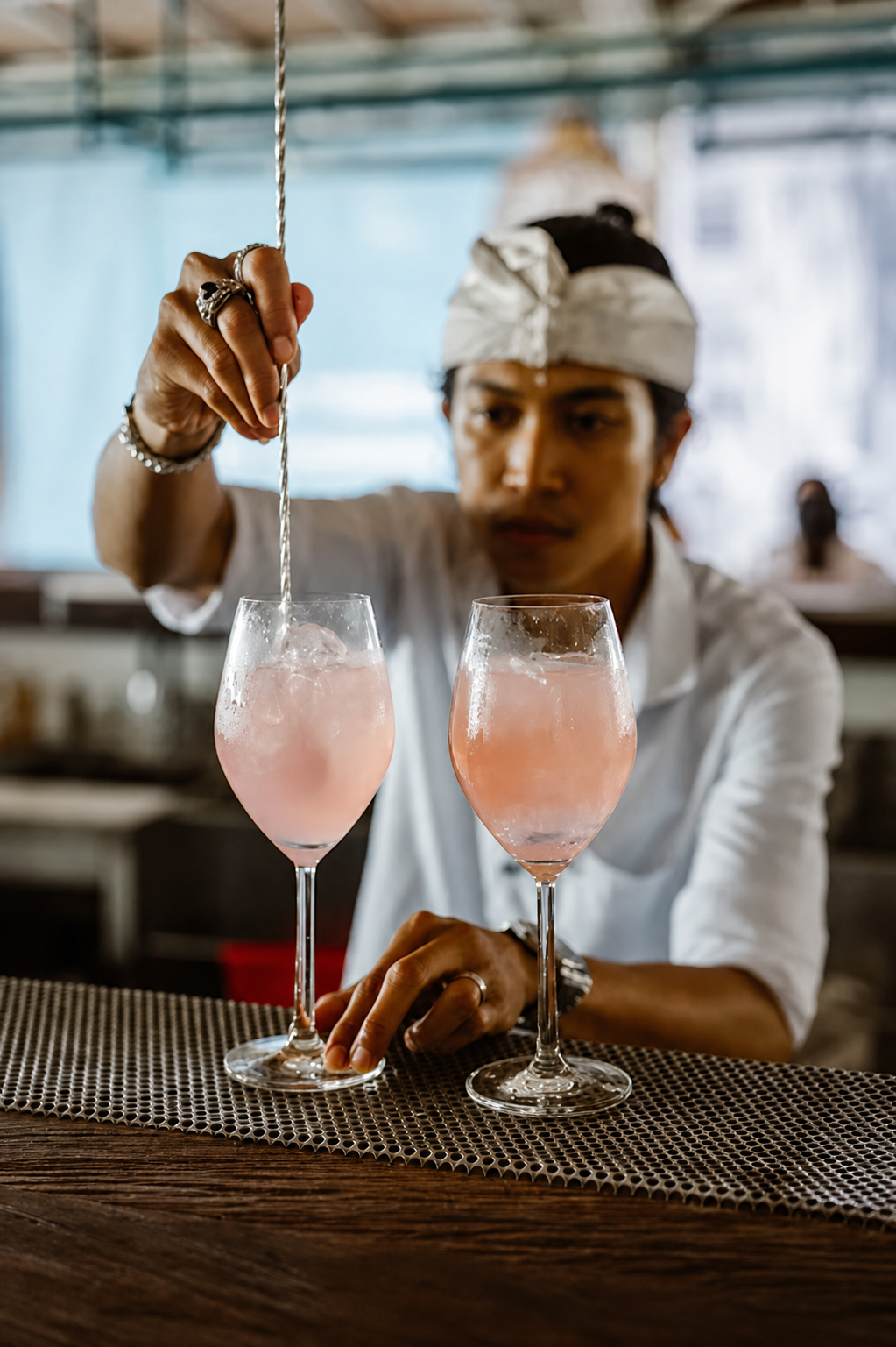Momen pembuatan cocktail