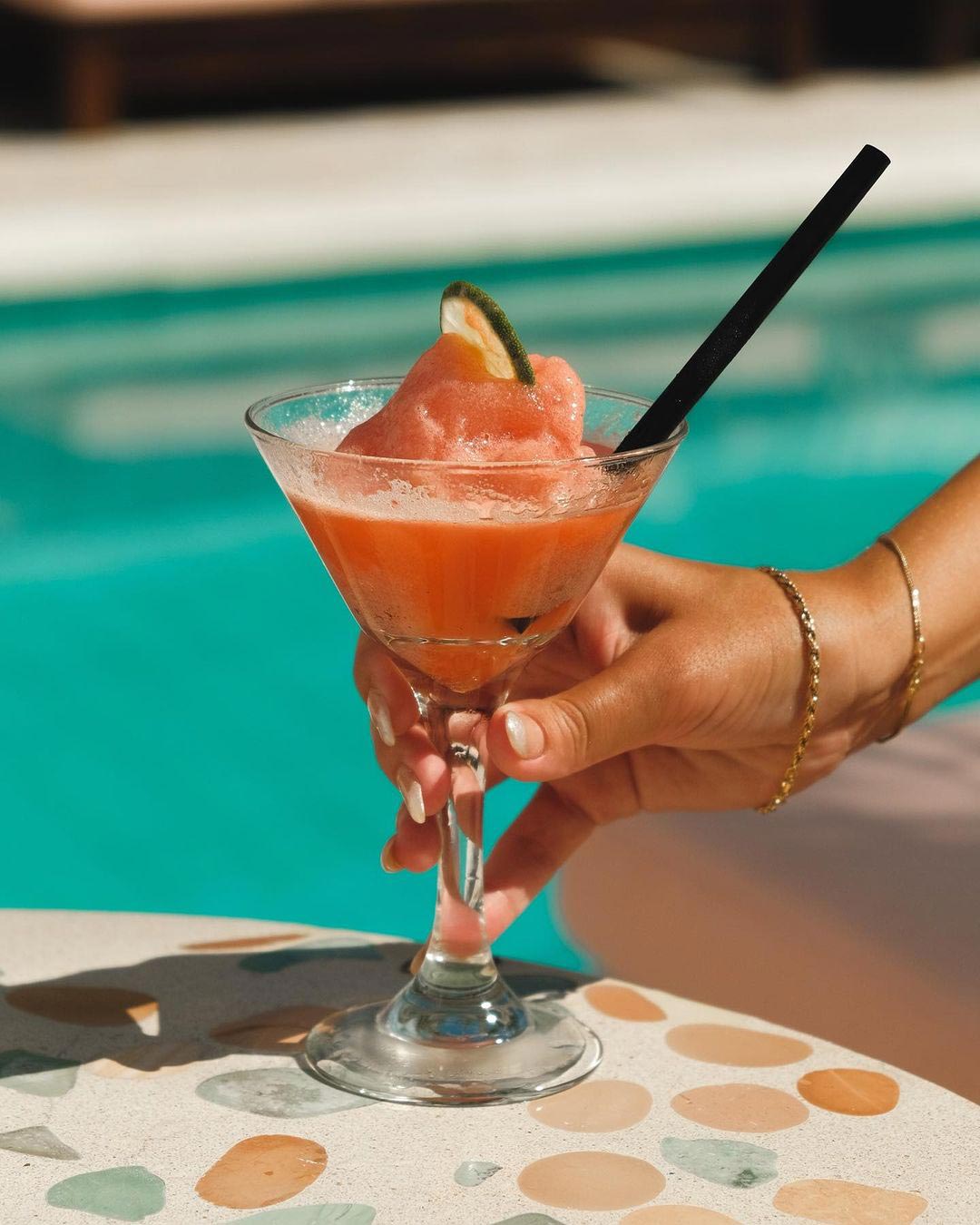 Minuman Poolside