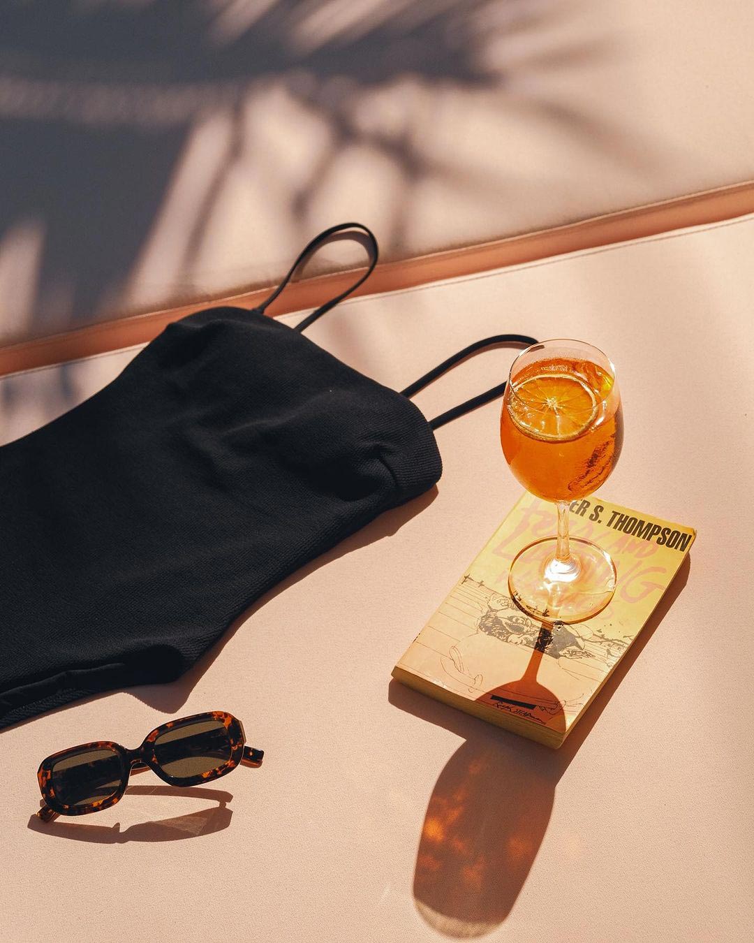 Frame Minuman Poolside