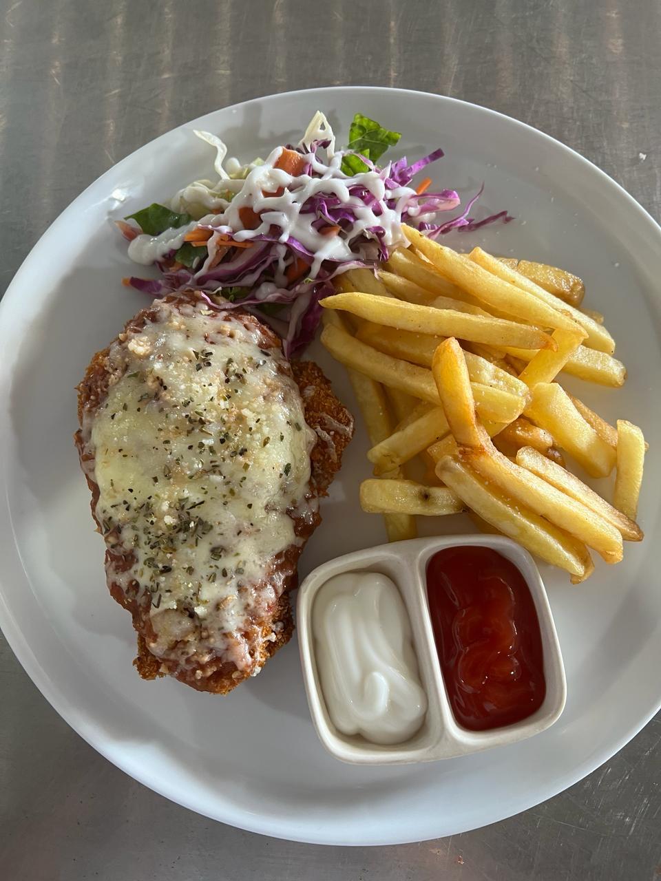 Kentang Goreng dan Ayam