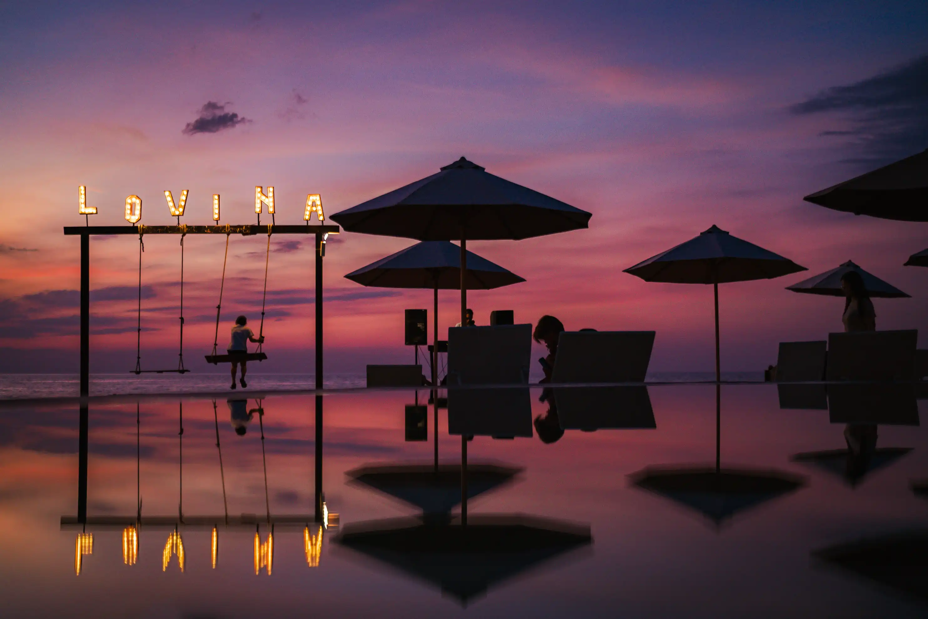 Sea Sky Lovina — 夕空と海辺のプール