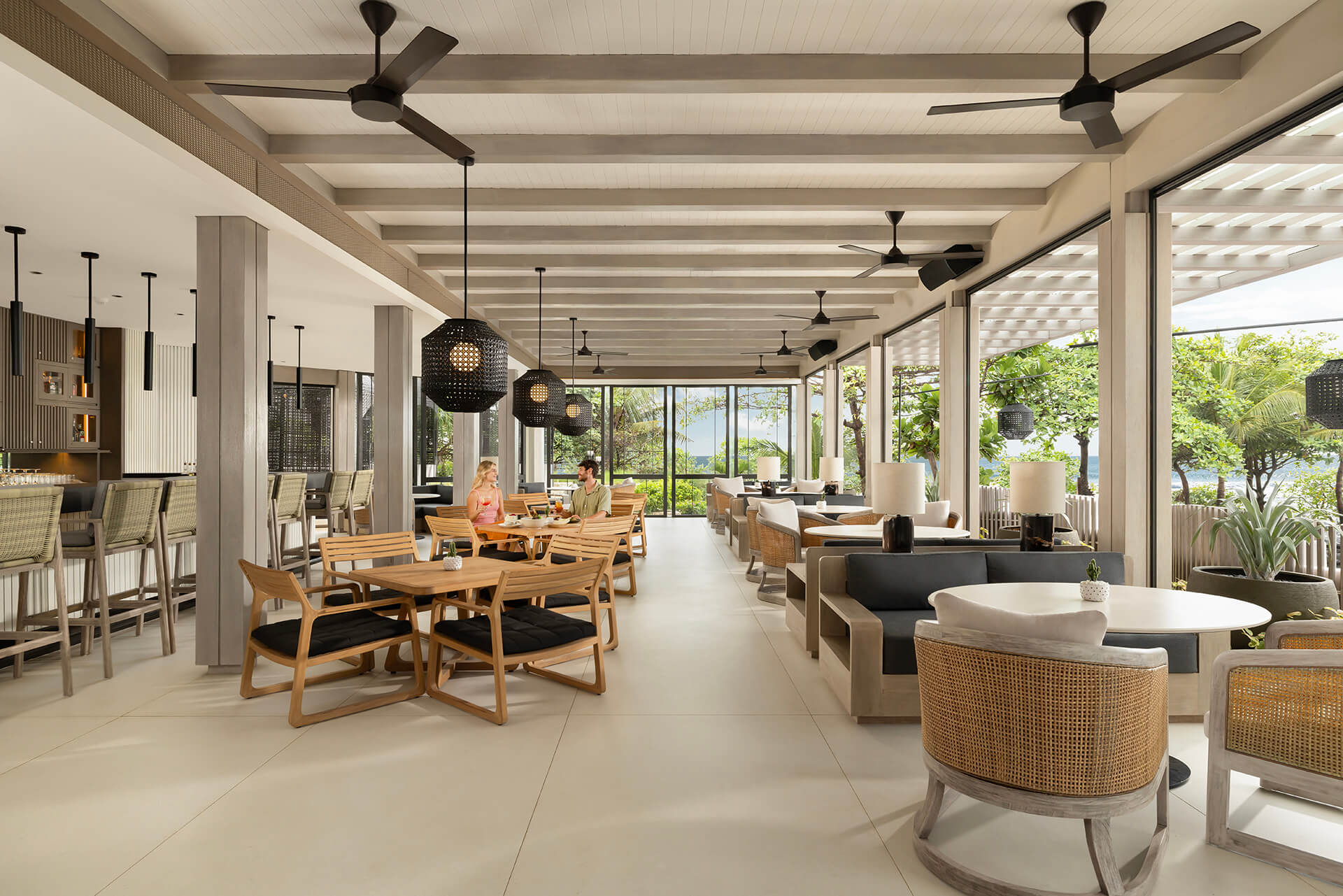 Semi-open dining atmosphere