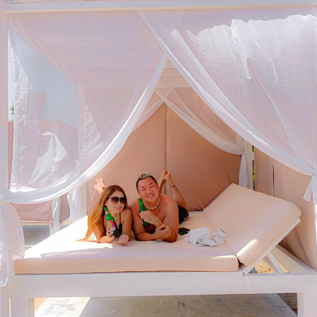 Beach gazebo / daybed area