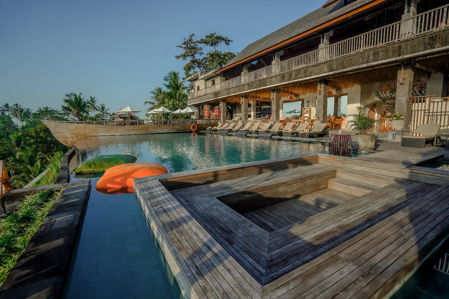 Pool Deck Wooden Bench Seating