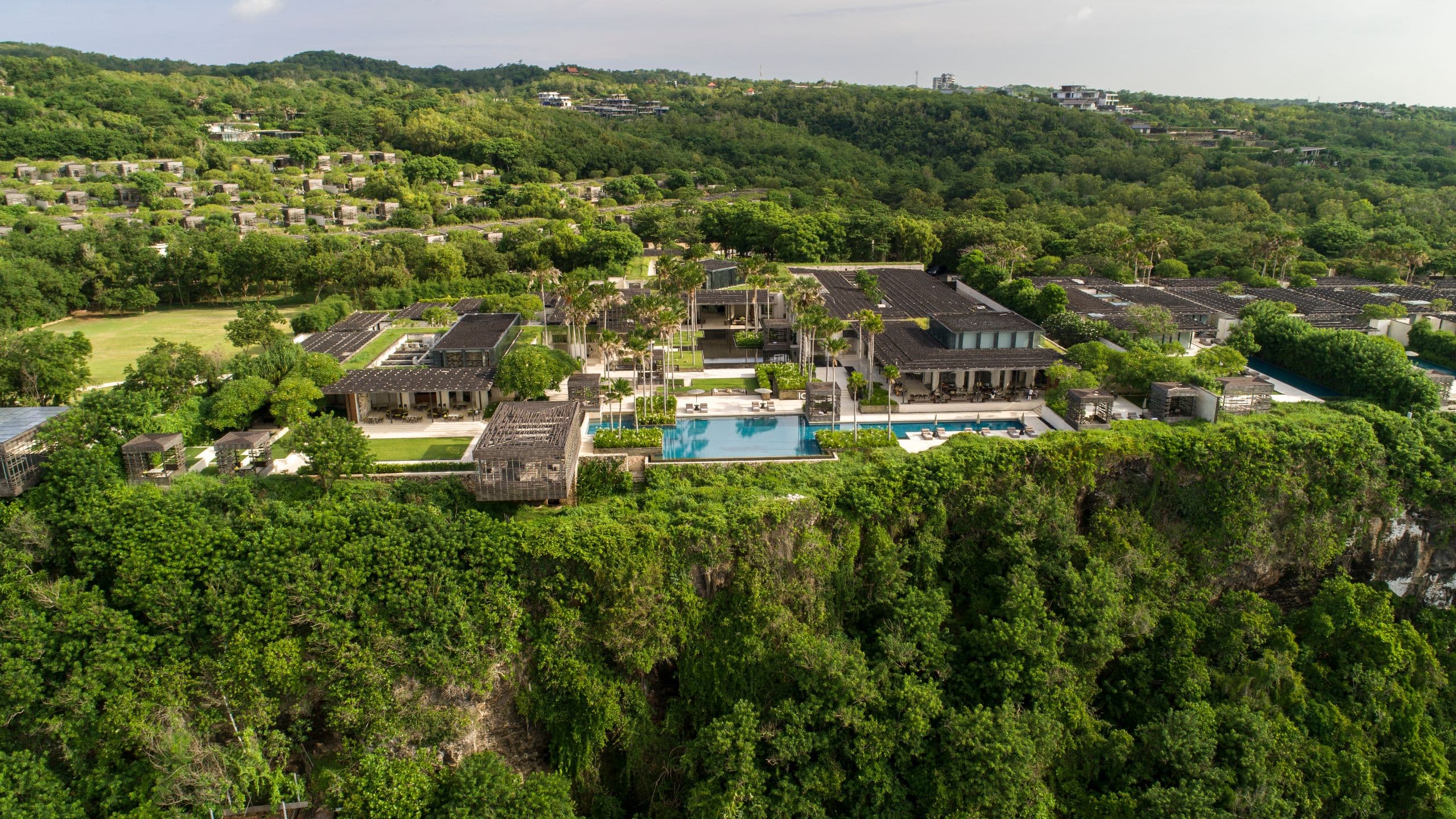 Alila Villas Uluwatu di atas tebing