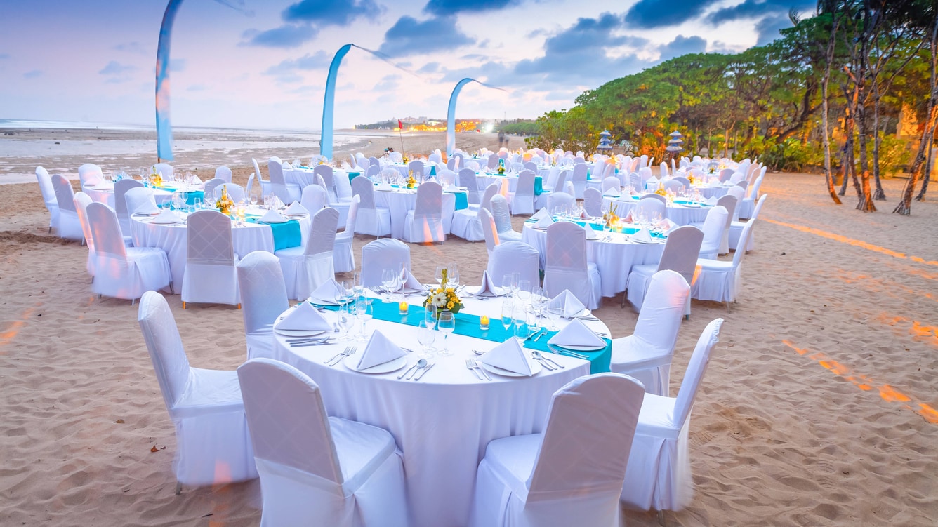Pantai Nusa Dua di sekitar Courtyard Marriott