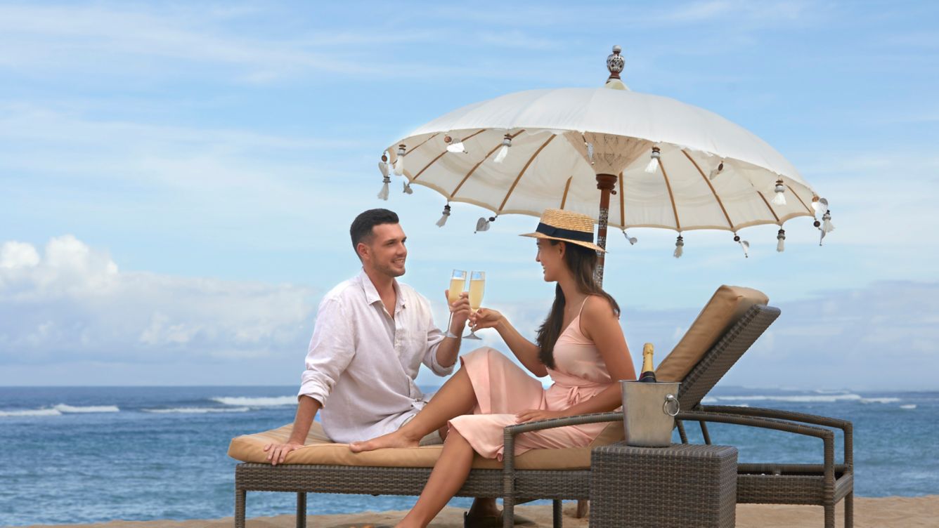 Kursi Lounge Pantai dengan Payung / Sun Bed