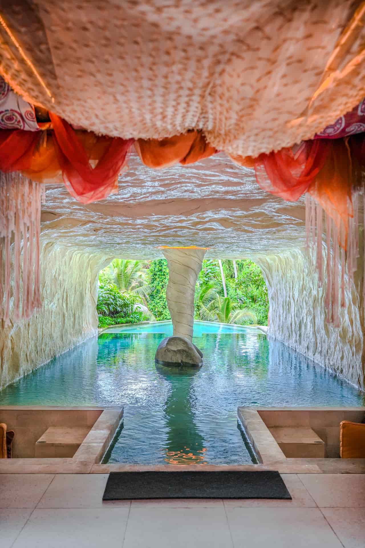Sunken Lounge