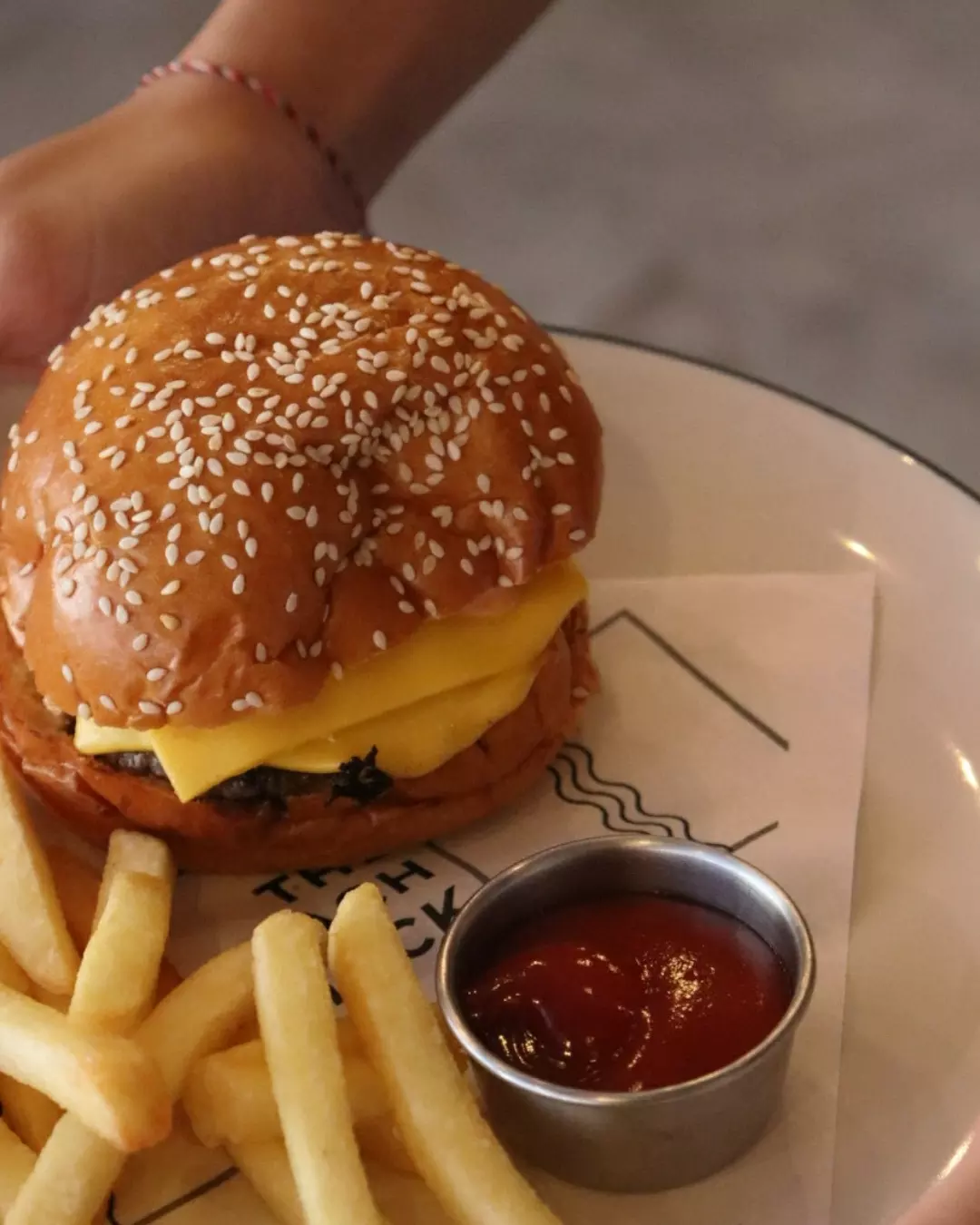 Burger dan Kentang Goreng