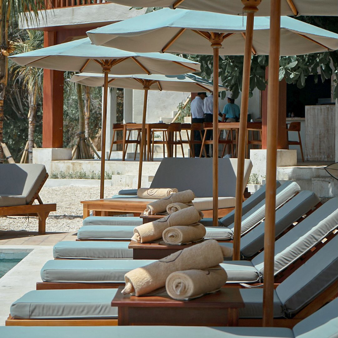 Sun lounger