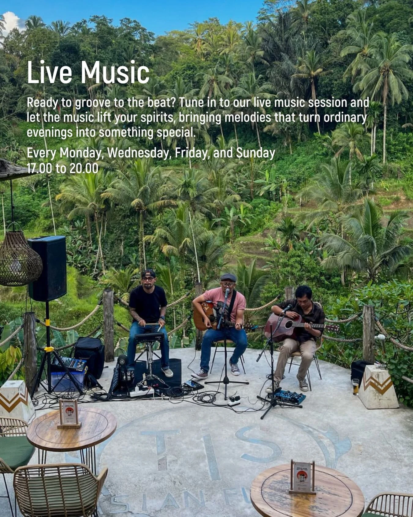 Musik live menghadap sawah