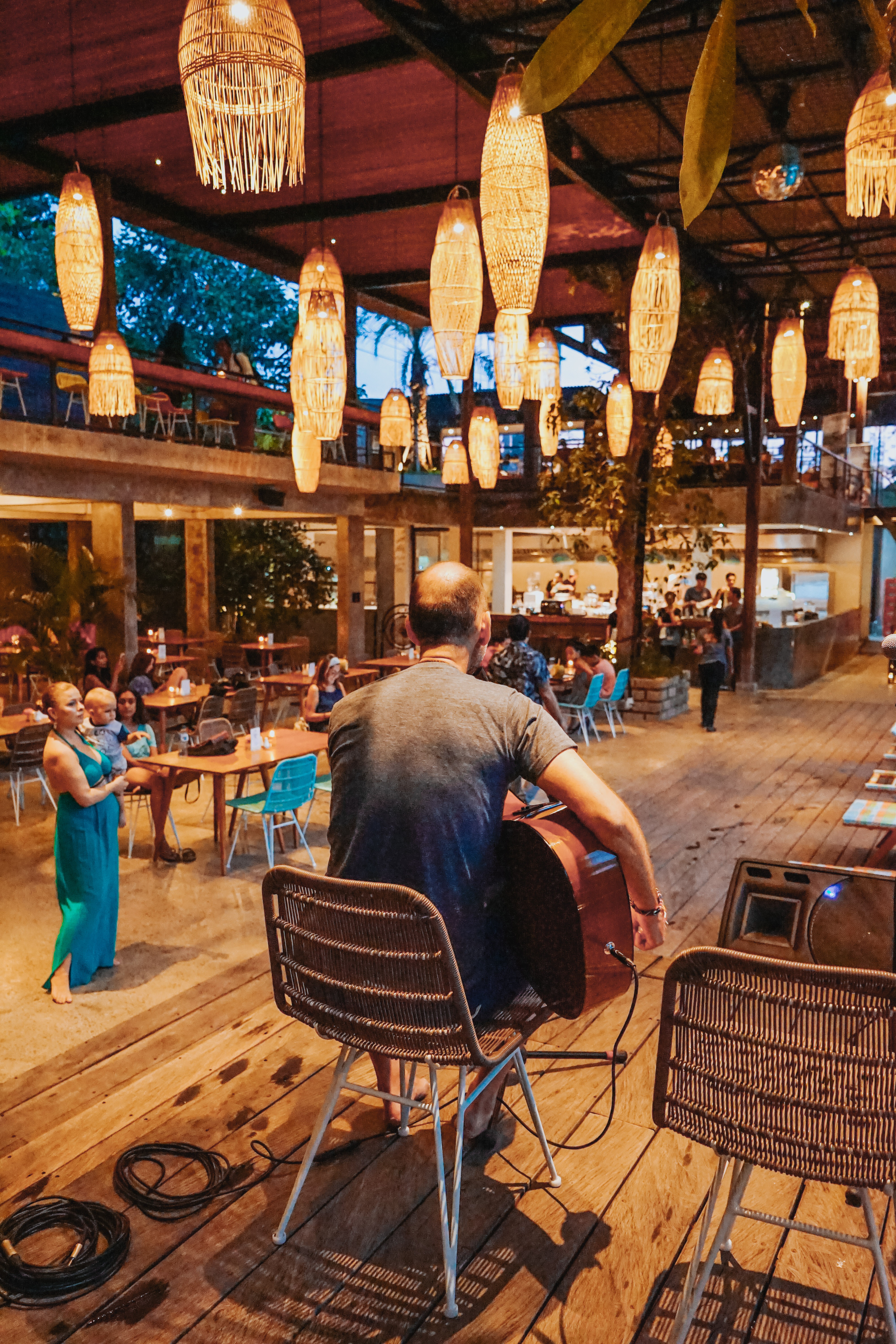 Bar malam hari