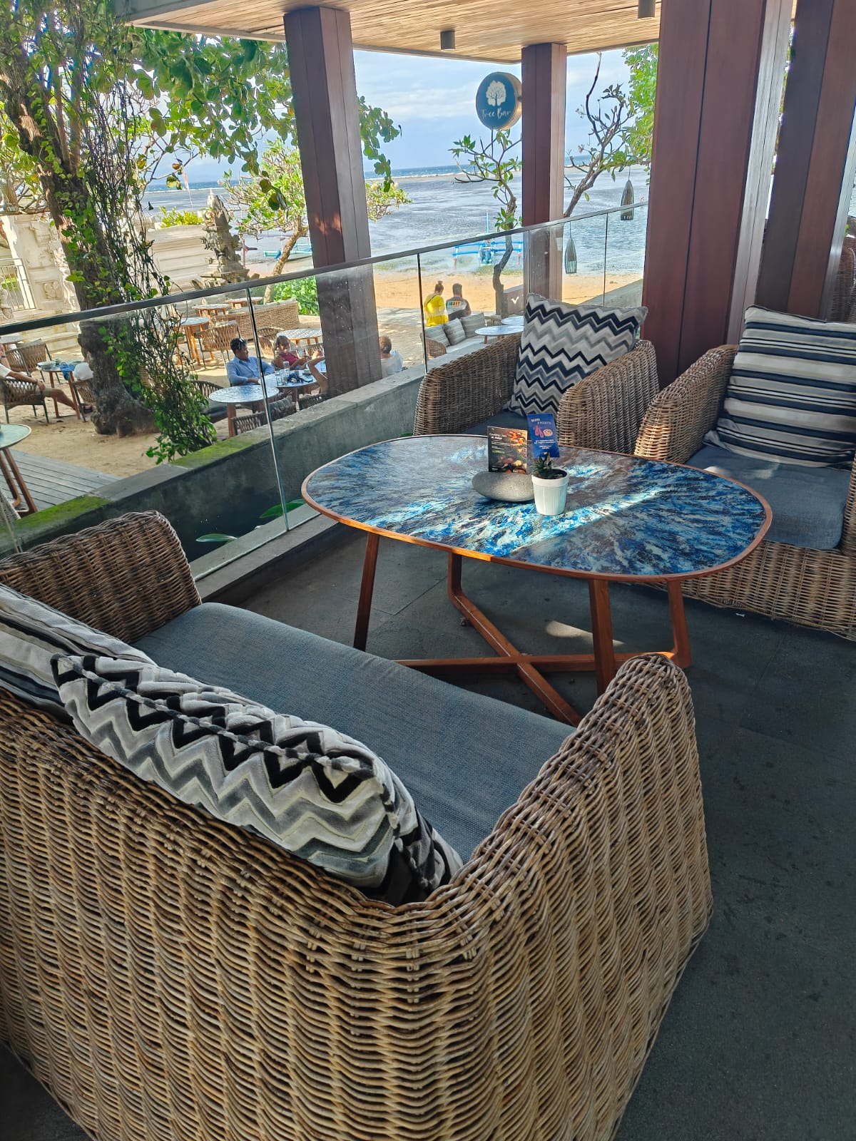 Area Sofa Lantai 1