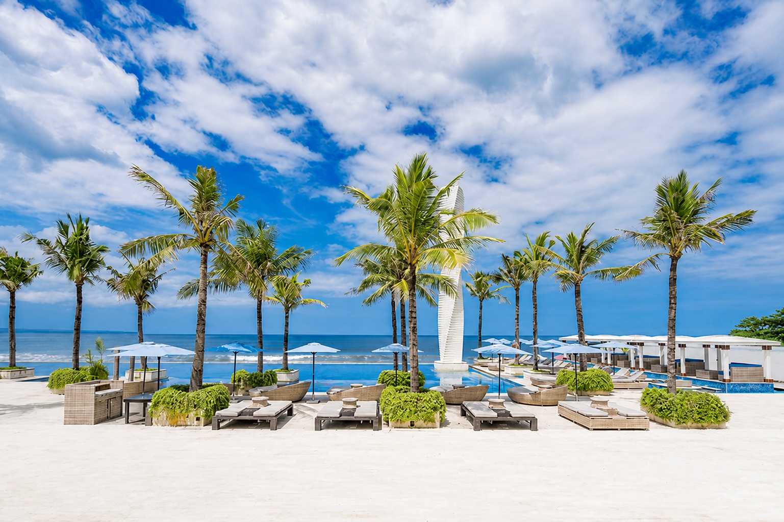 VUE Beach Club pool day