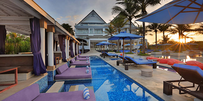 VUE Beach Club — Suasana tempat pada waktu berbeda
