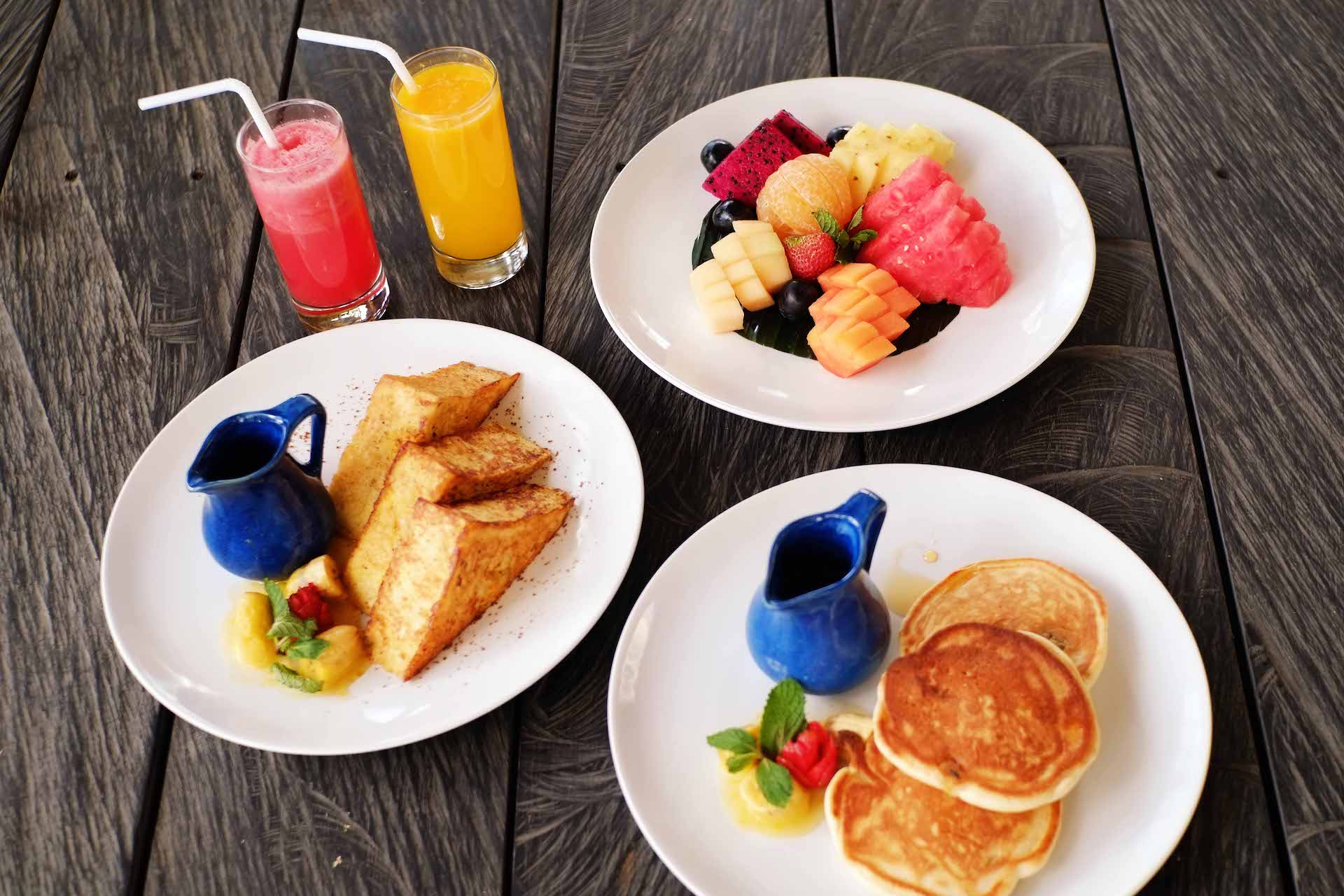 Breakfast and All-Day Dining