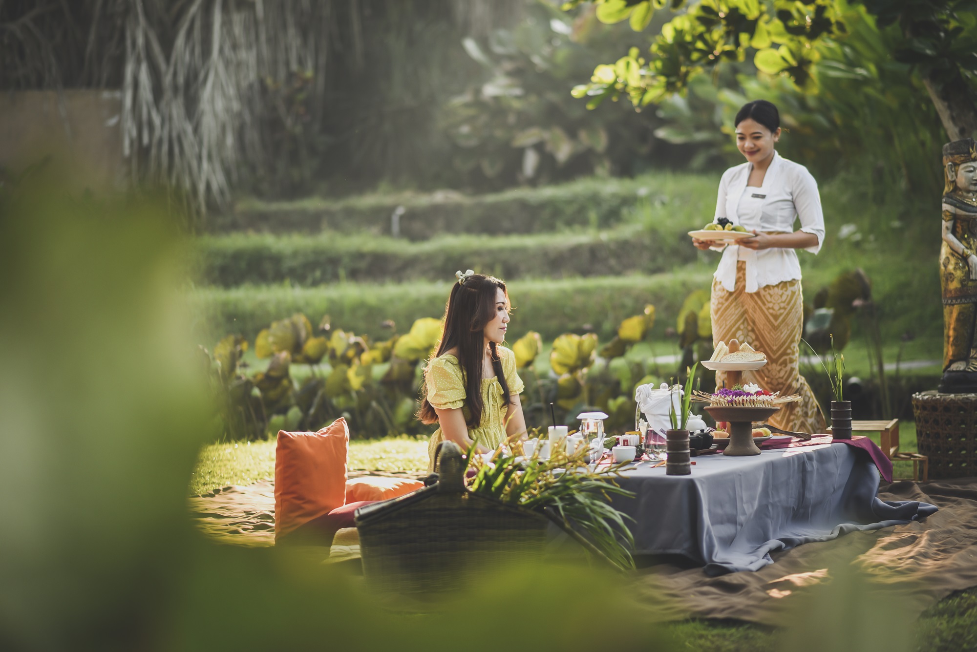 WakaGangga garden and lawn breakfast atmosphere