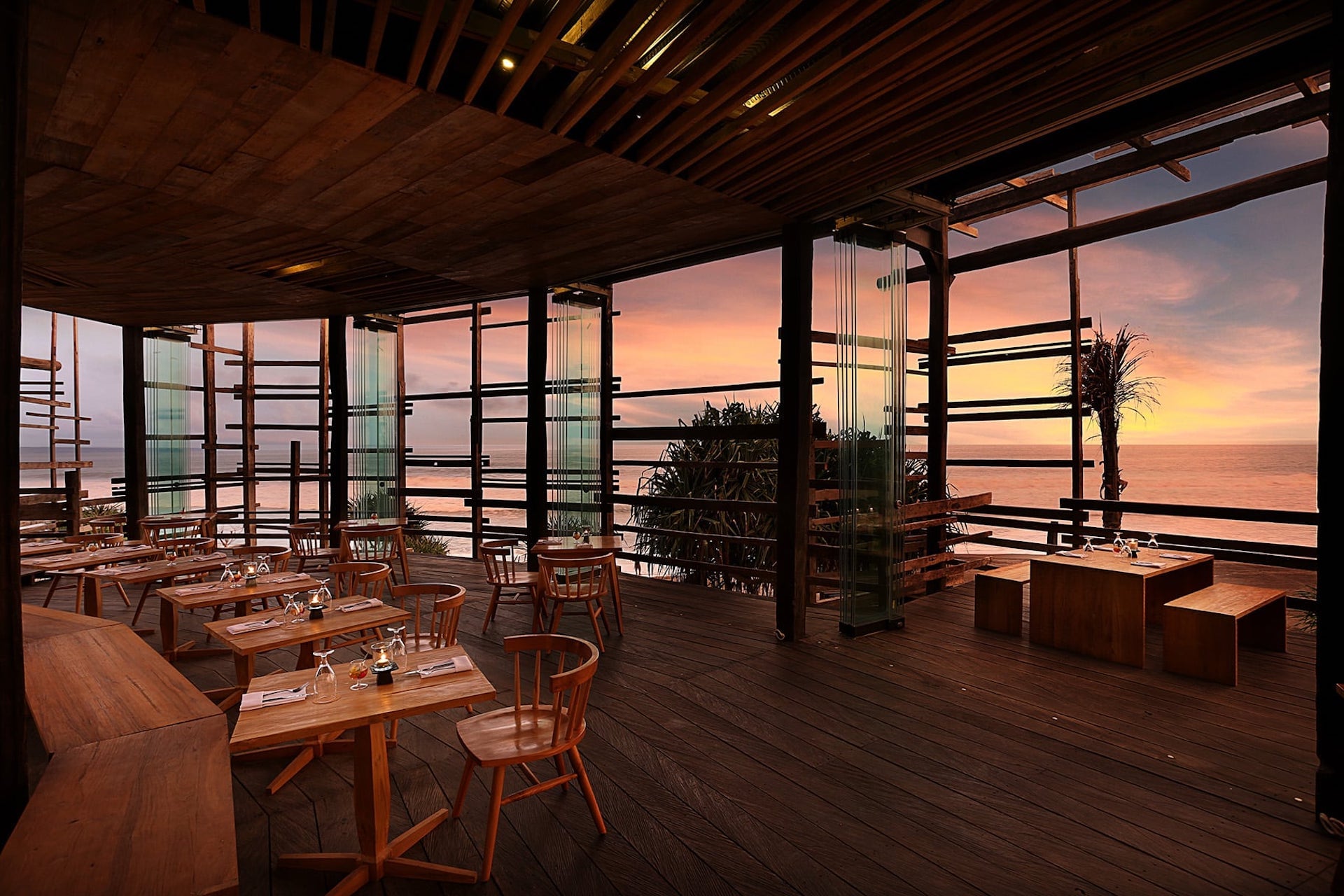 Restaurant Deck / Pool Terrace Dining