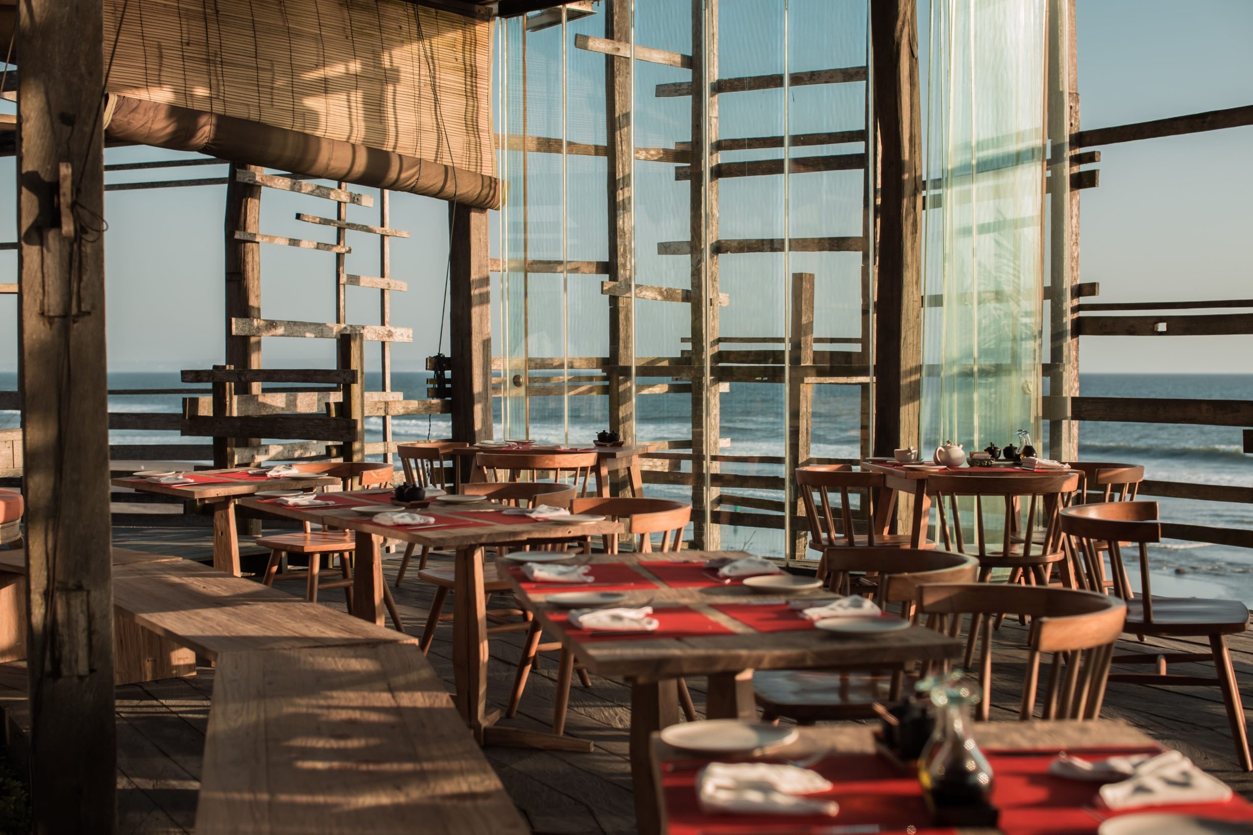 Restaurant table arrangement